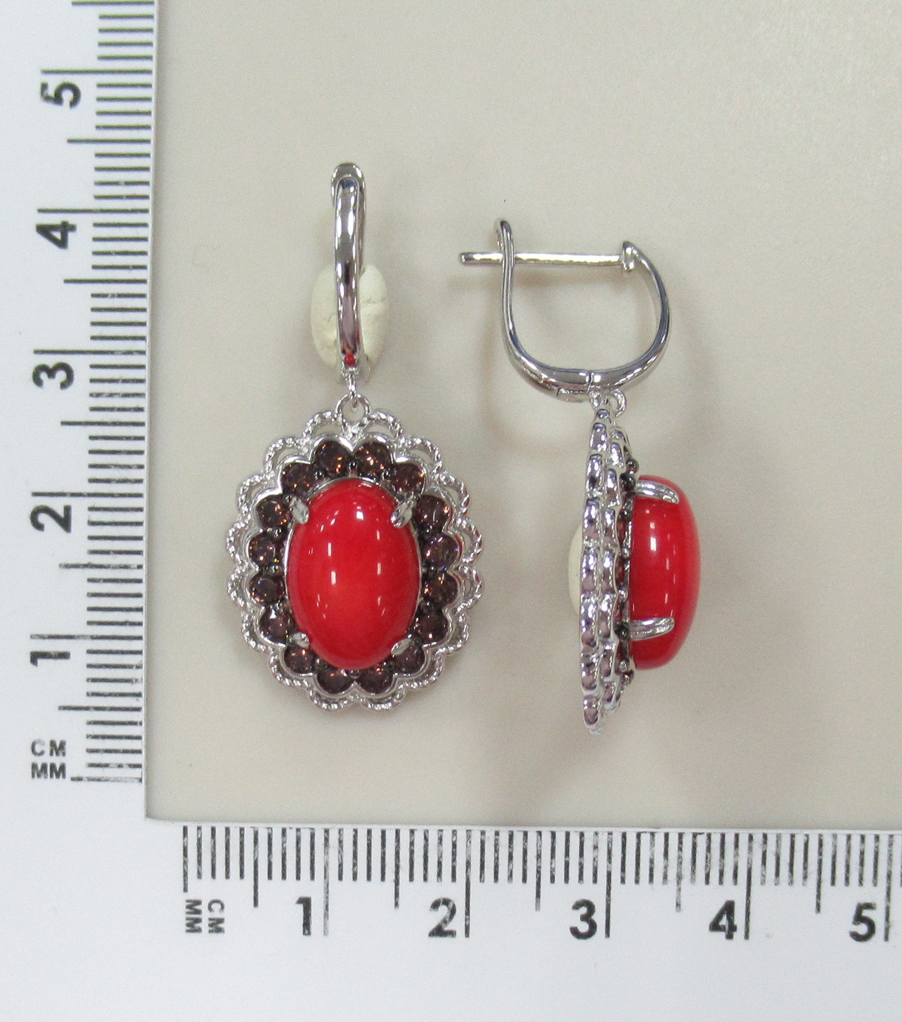 Серебряные серьги с кораллами